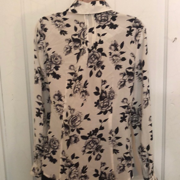WHBM White black floral blouse S - Picture 5 of 6